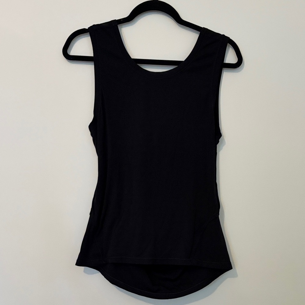 Lululemon black tank